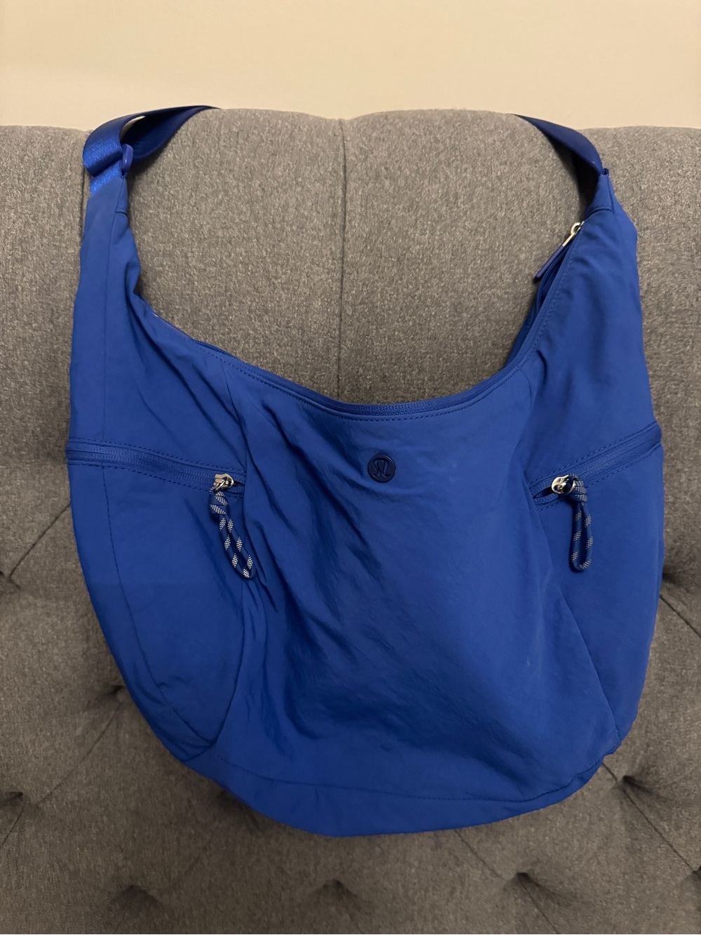 lululemon athletica cobalt blue shoulder hobo bag